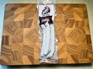 Чипсы: Колбаски сыровяленые Mini Fuet 