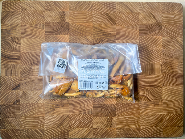 Сыр 150 гр ГОРНЫЙ СЫРОВАР (Ассорти копчёный с укропом и чесноком) в Софрино